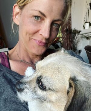 Jana Lee Hamblin Instagram - TᕼIᔕ GIᖇᒪ...
How am I supposed to ever get any work done??

#loveofmylife #rescueismyfavoritebreed #rescuedogsofinstagram #rescuepup #adoptdontshop❤️ #georgie #scrappy #angelheart #love