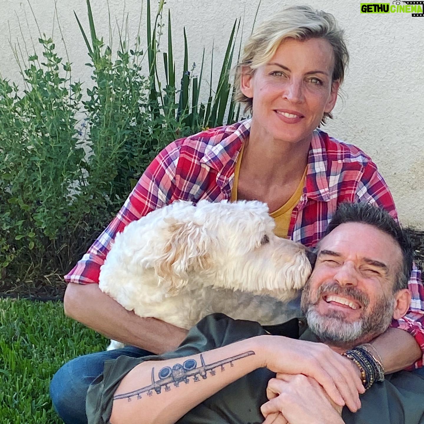 Jana Lee Hamblin - 652 Likes - ᗷEᔕT ᖴᖇIEᑎᗪᔕ
🐾♥️🐾♥️🐾♥️🐾
Sometimes you need to grab your dear friend and @eddiemcclintock and take some pictures!
Friends that become family are the best friends ever.
Sending each and every one of you so much love. 💕