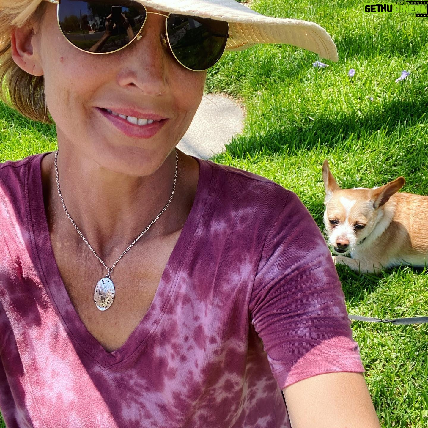 Jana Lee Hamblin - 434 Likes - ᗰY ᖴᗩᐯOᖇITE TIᗰE Oᖴ ᗪᗩY....
Sending each and every one of you so much love. ❤️