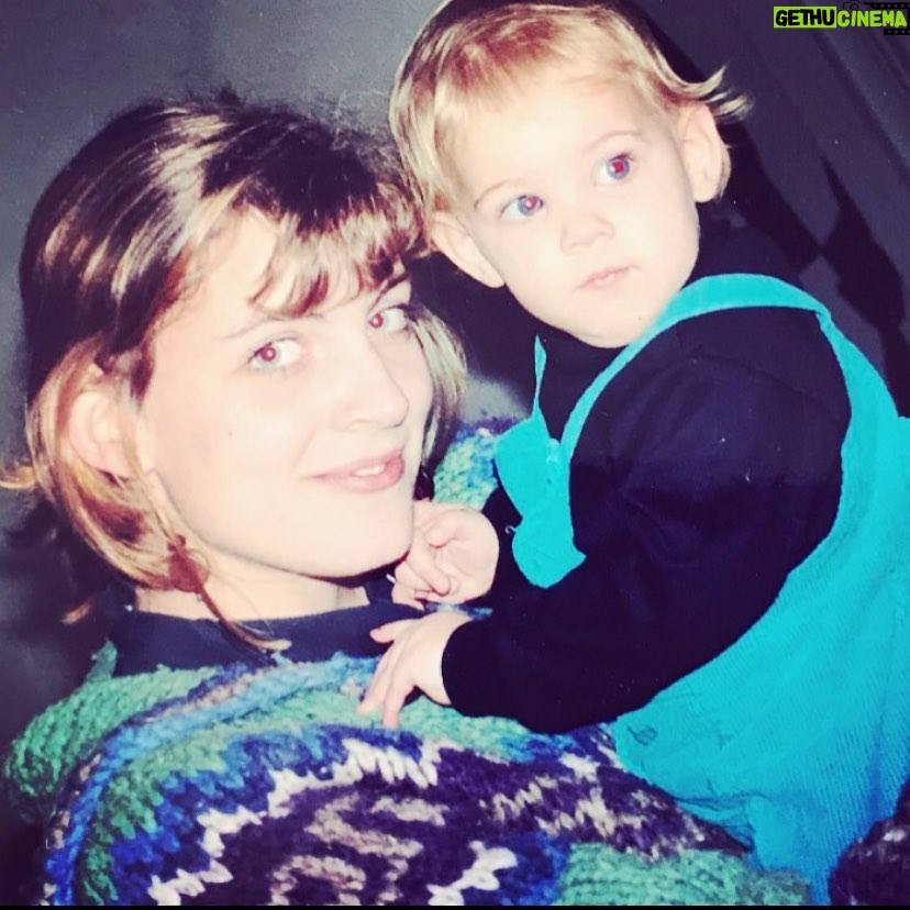 Jana Lee Hamblin - 773 Likes - ᕼᗩᑭᑭY ᗷIᖇTᕼᗪᗩY TO ᗰY GIᖇᒪ!
Chloe Lee Henault
January 10th, 1991.
30 years ago this amazing human was born. My heart exploded into a million infinite pieces that day.
Thank you, @chloehenault for picking me to be your mama.
You have been the greatest joy of my life.
I love you. ❤️