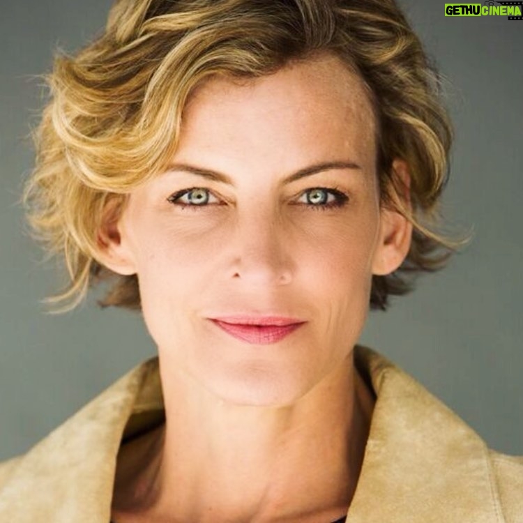 Jana Lee Hamblin - 848 Likes - ᕼOᗯ ᗩᖇE YOᑌ ᗪOIᑎG?
Have you noticed the change in people? How kind and generous they can be during this time? How they’re outside walking and riding their bikes?
Neighbors are having block parties and kids are running around in their yards.
Right now, A lot of us have time. More time than we’ve ever really had.
And each day is completely different (even if it can feel the same!)
How are you spending your time? How are you taking care of yourselves and of your loved ones?
How are you adding to the flow?
What’s changed in you?
And how can we keep this generosity of spirit when everything opens back up??
I love hearing from you. Please let me know how and what you’re doing!
Some of you DM me- which I LOVE!♥
Sending each and every one of you so much love. ❤️
Photo: @jbheadshots
Skin care: @bensiskincare
@bensimoncenter