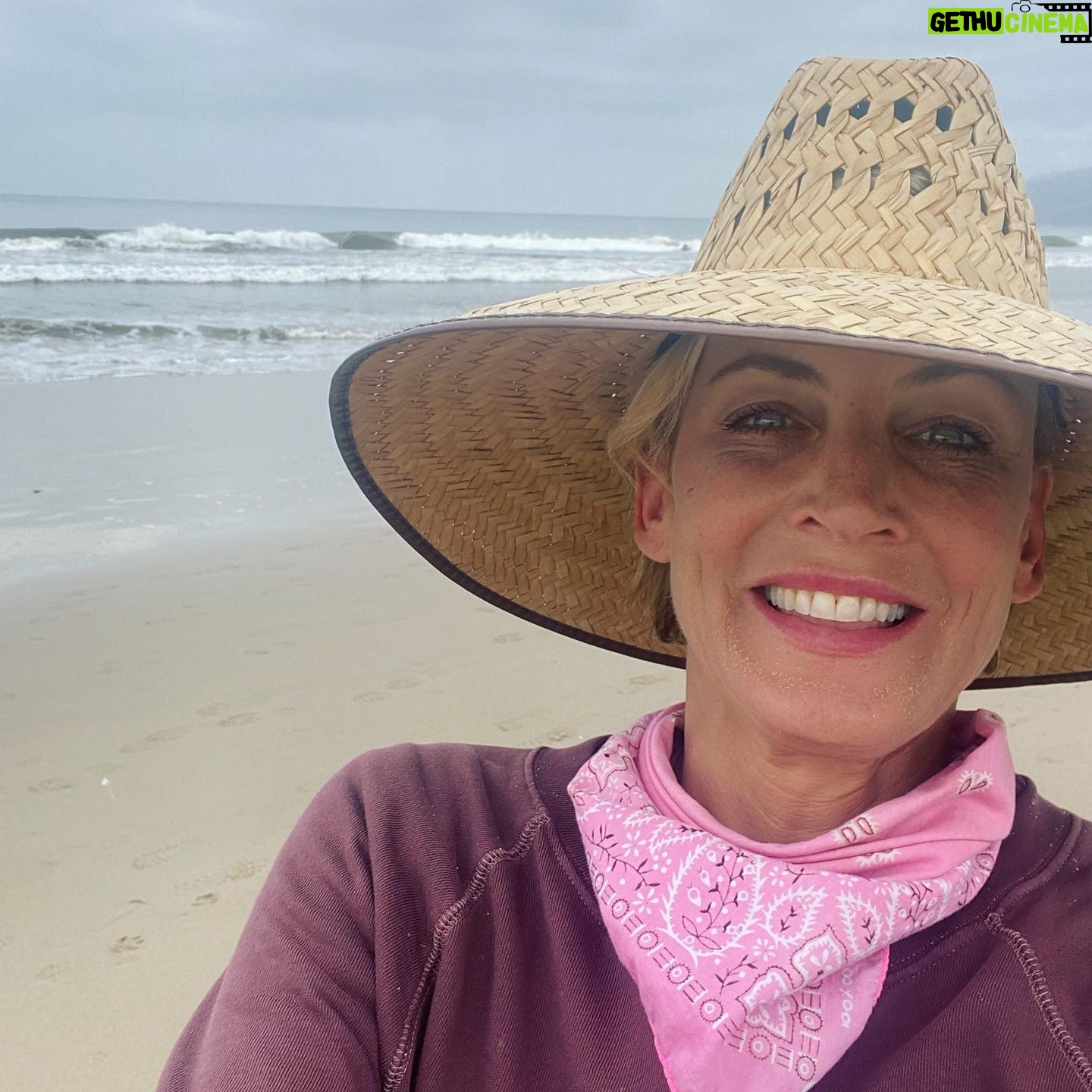 Jana Lee Hamblin - 554 Likes - ᗰOᖇᑎIᑎG ᗰEᗪITᗩTIOᑎ.
Walking on the beach every morning is something that I’ve been doing for the past couple of months.
It is changing how I experience the day.
I am reminded that everything is transient.
The waves come in. The waves go out.
Some days are high tide- some are low.
Some days the birds and sea lions and dolphins are out playing like kids on a playground.
Other mornings it’s quiet and serene.
I love all of it.
What do you do to reset your mind, body, soul?
I’d love to hear about it
Sending each and every one of you so much love! ❤️