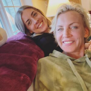 Jana Lee Hamblin Instagram - Oᕼ! ᗰY GIᖇᒪ!!
My darling @chloehenault is the best and I am so grateful. 
Had an amazing visit with her up in Portland.
She has my heart. ♥️

Who do you have in your life that you are most grateful for....?

Sending each and every one of you so much love. 💗