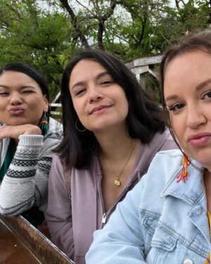Jana Schmieding Instagram - Thank you to @sterlinharjo, @fxnetworks and the @rezdogsfx writers for letting my gum snap like dat! Reservation Dogs s3 and all season are out and bingeable now on FX on Hulu. 💋, Bev