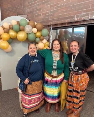 Jana Schmieding Instagram - Wophila @futuregenerationscollaborative, @jillenejoseph, @_chenobie_ and @shalenejoseph for hosting me in my PNW homelands for #IndigenousPeoplesDay. I feel so honored to participate in the powerful legacy of Native people living in Oregon creating opportunities for intergenerational knowledge sharing and cultural activation. I vow to always come home and contribute to this effort. Indigenous children deserve to thrive and these matriarchs are establishing that precedent in Portland.