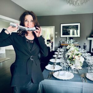 Jane Badler Instagram - Tis the season to be merry…tra la la la la la . La la la . Happy Chanukah and Merry Christmas to you All .. thank you for all your love ❤️ i feel it .