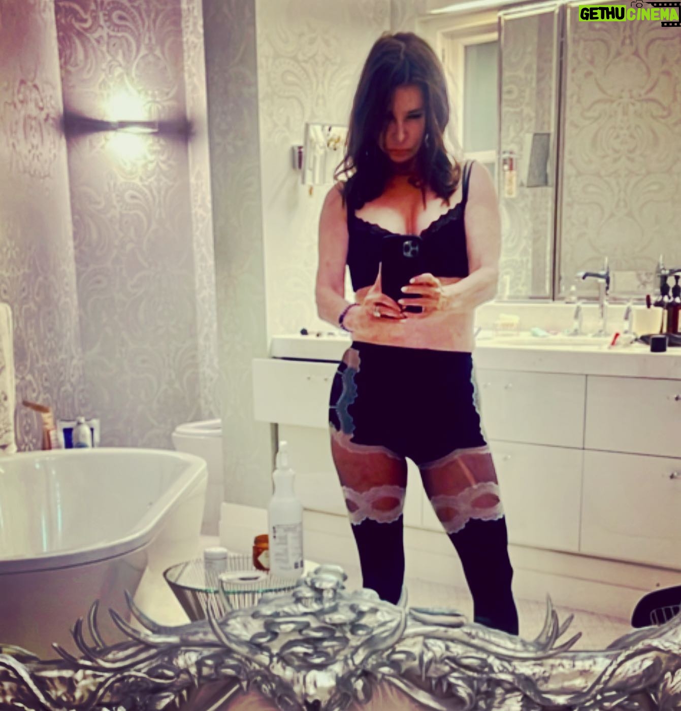 Jane Badler - 1.4K Likes - Its taken a lifetime. Life has been a challenging ride full of grief and trauma yet here i stand finally learning to love and accept my body .. to find some peace, and to take back the power that was given away so freely as a woman born in the 50’s.. Dont let anyone tell you that you are not good enough. Show them ! HappyThursday from melbourne Australia.. me in my glamorous bathroom !