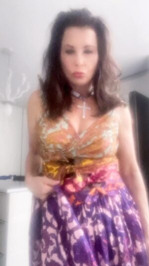 Jane Badler Instagram - Happy love day you All .. nothing feels better than to love and be loved !! Dress by the wonderful Australian designer @zimmermann