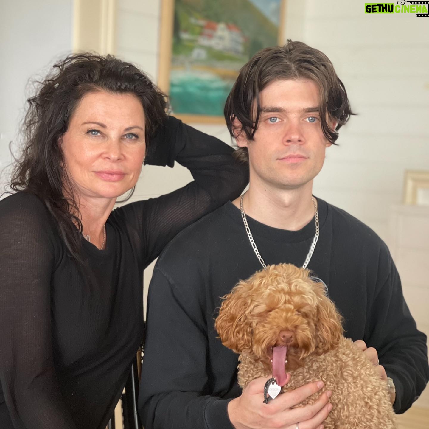 Jane Badler - 1K Likes - Remembering my beautiful mother. She was bigger than life and moved through her earthly journey with dignity and passion even with tremendous loss . She always gave me the best advice which sadly i rarely listened too . I am so grateful for being a mom to my extraordinary boys who taught me about unconditional love and started me on my spiritual journey . Happy mothers day to you All !!!