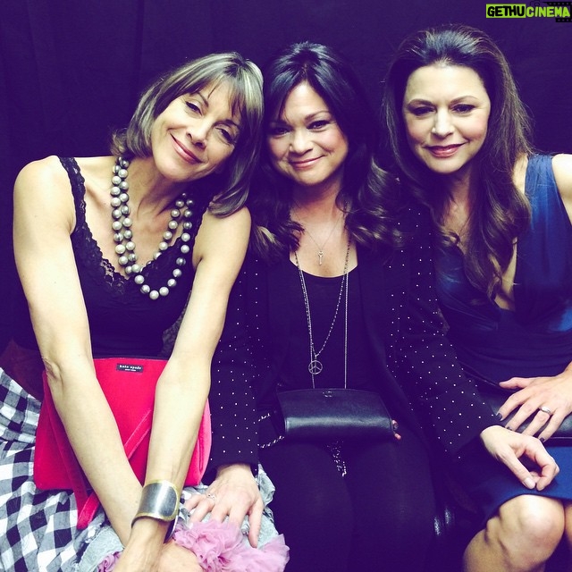 Jane Leeves - 670 Likes - Back stage with my peeps. #TVLA #WendieMalick @Wolfiesmom