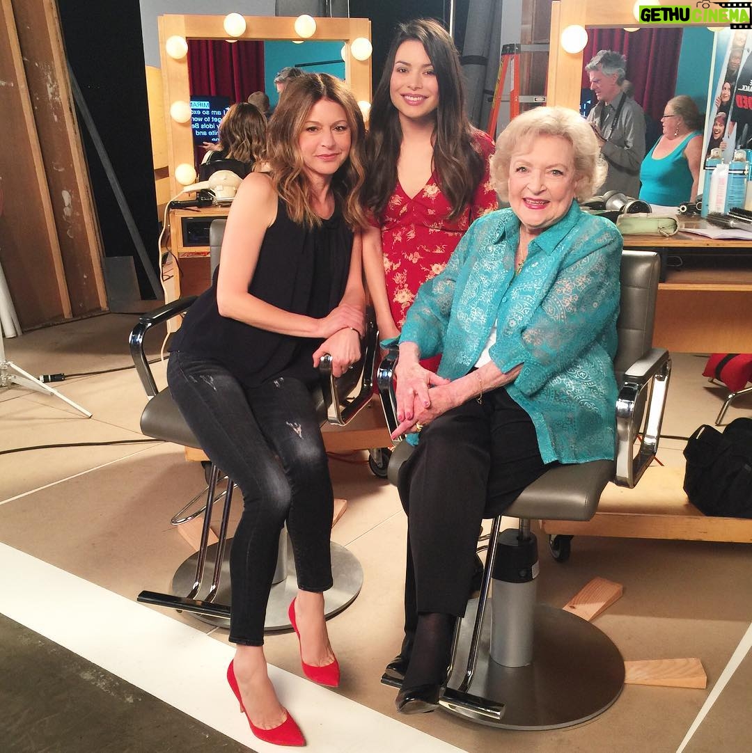 Jane Leeves - 1.7K Likes - Reunited and it feels so good... Love you @mirandacosgrove and @bettymwhite ❤️