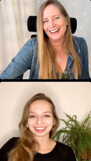 Jane Sibbett Instagram - Off with her head! This week on our As the Crow Flies, chat, my daughter, Violet, and I talk about vulnerability, honesty, sexuality,and raising healthy humans. Did we push the boundaries? Did you? What advice would you give to your mother? Would you wish you would’ve learned? Bring it. Share your heart, friends. We are simply here making the world a little cozier. 
#family #friends #instagood #instalive #love #life #momlife #daughter #lifelessons #one #heart #at #a #time #friendsfans