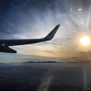 Janek Rubeš Instagram - Thank you for a great flight @mikebravo_42  @ryanair #anotherpictureofafuckingplanewing