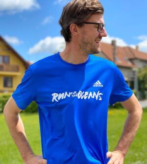 Janek Rubeš Instagram - Běhám fakt rád, je to asi jedinej sport, co mě baví. Člověk je sám a má klid. Částečně mě k tomu motivuje @honzamikulka a teď i @adidasrunning, jelikož díky jejich kampani Run for the Oceans se každý kilometr počítá a to doslova. Za každej kilák, co uběhnete v rámci appky Adidas Running, vyčistí 10 plastovejch lahví z okolí oceánů. Tak hurá do toho! 
#runfortheoceans #adidasparley #createdwithadidas #spoluprace