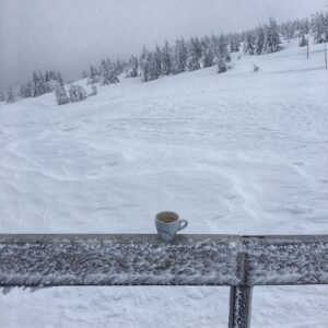 Janek Rubeš Instagram - Morning elegance #krkonose #labskabouda #snow
