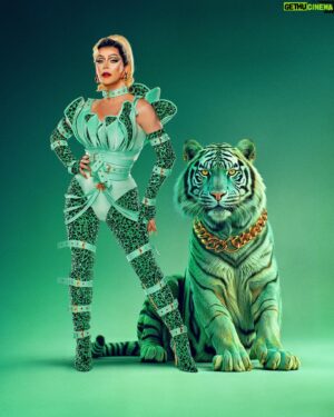 Janey Jacké Instagram - Feeling PUSS in mint green next to my big puss 💚
But who needs to ‘feel their kitty’ when you’ve got a tiger by your side? 😜 

Catch this minty freshness tonight on a new episode of Make Up Your Mind - 20h at @rtl.nl 💚
-
📸: @robster16 
-
#muym #makeupyourmind #fashion #mintgreen #makeup #transformation #fyp