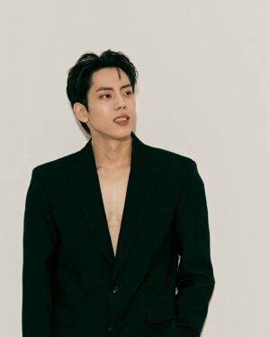 Jang Dong-woo Instagram - ⠀⠀⠀⠀⠀⠀⠀⠀⠀⠀⠀⠀⠀⠀
여러가지로 준비하니 정신이 없네요 하핳
이번 팬미팅에서 20221120번 보십시다 !
못오시분들 해외팬분들은 온라인으로 .. ! 만나보아요
저는 오늘 12시부터 여러분들 드릴 선물 1부 800개 2부 800개 포장중 ..
1부 2부 선물 다르다 보니.. 얘도 인피니트인가 .. 끝나지를 않네 하하
직접 써보고 괜찮았던 제품으로 꾸린 선물은 또 따로 있지요!
내돈내산 양손 무겁게 보내드리고 싶네요 으햏