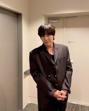 Jang Keun-suk Instagram - 거울🪞ww