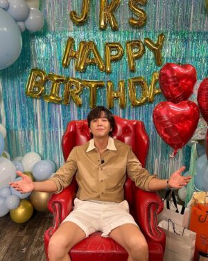 Jang Keun-suk Instagram - HBD again😘🥳👏🏻🎉🎂🙌🏻