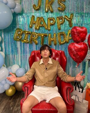 Jang Keun-suk Instagram - HBD again😘🥳👏🏻🎉🎂🙌🏻
