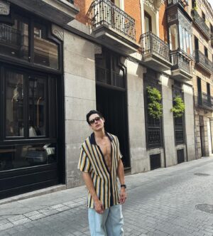 Jang Min Instagram - Best things in life start with S

Like: Spain, Saturday, sun, siesta, sfood, Sooyeon…

@sample_eyewear thanks for the 😎

#Madrid #마드리드 #스페인