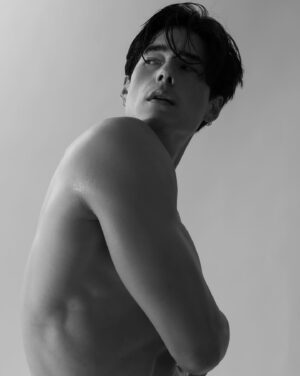 Jang Min Instagram - Was a great pleasure working with @mjangarax 
Such a professional model ✨ 

Model @mjangarax 
Makeup&hair @dosha_moor 
Style @ter_jules 
Workshop @tinasokolovskaya 
Producer @amelnyx 
Location @lovestudiosnyc 

#blackandwhitephotography #studiophotoshoot #model #modelshoot #photographer #nycphotographer