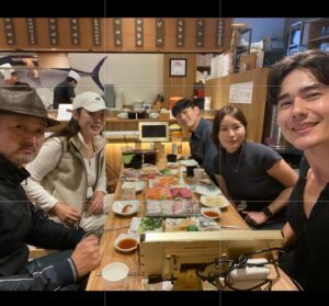 Jang Min Instagram - 행복을 주는 사람들. 감사합니다. 
서울이라는 나의 두번째 고향. 감사합니다. 다녀오겠습니다. 사랑합니다.