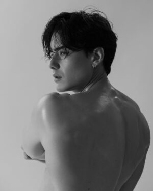 Jang Min Instagram - Was a great pleasure working with @mjangarax 
Such a professional model ✨ 

Model @mjangarax 
Makeup&hair @dosha_moor 
Style @ter_jules 
Workshop @tinasokolovskaya 
Producer @amelnyx 
Location @lovestudiosnyc 

#blackandwhitephotography #studiophotoshoot #model #modelshoot #photographer #nycphotographer