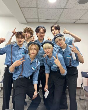 Jang Sung-kyu Instagram - #인급동1위
라이즈 덕분에 1위네요
짓궂은 농담도 웃으며 받아준
우리 라이즈 미안하구 고마워♡
빌보드 1위 가즈아~~^^
#라이즈 #워크맨