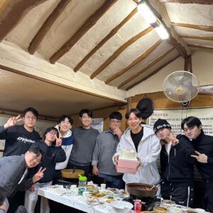 Jang Sung-kyu Instagram - #마지막인사
5년간 나에게 아낌없이 쏟아준
든든한 울타리 #드라마하우스

그동안 장성규라는 상품을 위해
발 벗고 나서준 모든 직원분들께
머리 숙여 감사를 드립니다
덕분에 든든했고 안전했습니다

남아있을 동료들과 매니저들
그리고 행정 직원분들과 대표님까지
모두의 건강과 건승을 기원하며
저는 이만 물러나겠습니다 
다시 한번 감사합니다