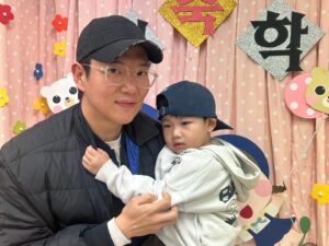 Jang Sung-kyu Instagram - 오늘은 유치원 입학😍
예준아 너의 건강하고 행복한 하루하루가
아빠에겐 효도 그 잡채다 우리 효자 화이팅!
#유치원생 #장예준