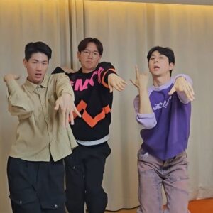 Jang Sung-kyu Instagram - 대답해줘요 형.. 아직 가사 뜻 모르죠..?(feat.예준이)
-
#Onion하세요 #장성규 #이짜나언짜나