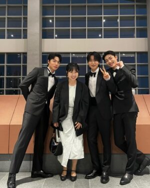 Jang Yeon-woo Instagram - 정말 뜻깊었습니다🙇‍♂️
#부천국제영화제 
#태권도의저주를풀어줘 
#이선 #김누림 #장솔 #유태이 #장연우
