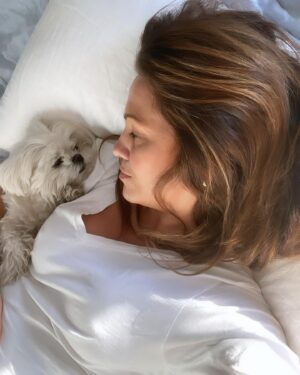 Janina Fry Instagram - Dusty toivottaa vielä hyvää koirien päivää täältä pienen kuvakavalkadin kera 🐶🍗💖💘
