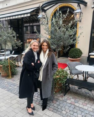Janina Fry Instagram - Old friends feels like home ❤️ Parasta kun ystäväperhe tuli kylään! Koko viikonloppu ollut täynnä iloa, naurua ja rentoa yhdessäoloa. Ai että, miten olinkaan kaivannut tällaista 🫶🏼
