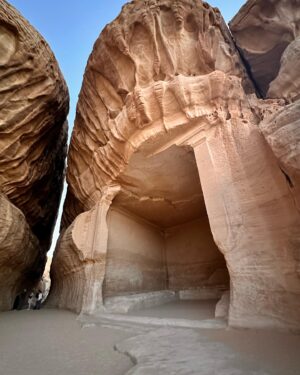 Janina Ramirez Instagram - The most extraordinary discoveries are coming out of Al-‘Ula right now! I can’t share all of them as it’s happening thick and fast. But let these images whet your appetite….