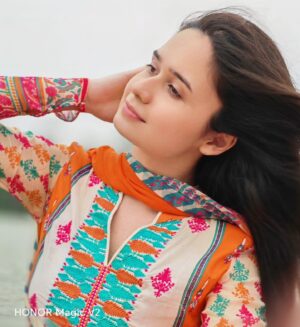Jannatul Ferdous Oishee Instagram - সন্ধ্যার বুকে তারা ফুটে ওঠে- এবার নামাও পাল
গান ধরো, মাঝি; জলের শব্দ ঝুপঝুপ দেবে তাল।