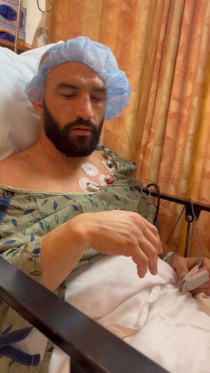 Jared Gordon Instagram - Going into surgery, be back in a flash ⚡️⚡️