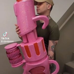 Jaremi Carey Instagram - 3 easy steps!
Hope this helps!

Lipstick prop I made for @youworshipangel
 Thanks sugarmama!

#cosplay #lipstick #prop #foam #diy #dragqueen #paint #art #troll