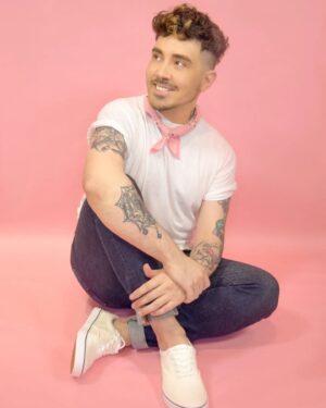 Jaremi Carey Instagram - It's Wednesday....something about pink this day right? 🩷