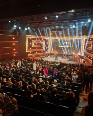 Jarppi Leppälä Instagram - Tänään juhlitaan teeveen tekijöitä 🥳 kultainen venla 🏆