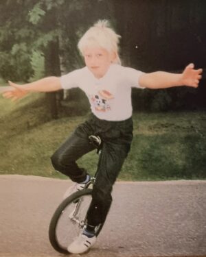 Jarppi Leppälä Instagram - This is me maybe at the age of 10. When I still have two thumbs but only one wheel 😀
#twothumbsup