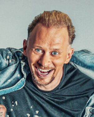 Jarppi Leppälä Instagram - TÄNÄÄN se alkaa, Duudsonit Tuli Taloon! Meinaatko katsoa?

@nelonen klo. 20.00!
@ruutu 👈 Jo NYT

#duudsonittulitaloon