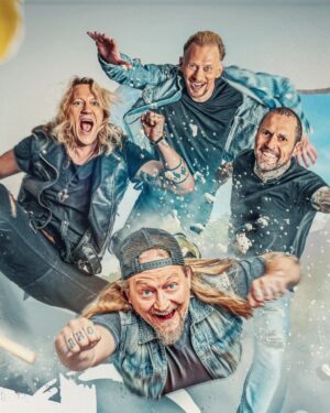Jarppi Leppälä Instagram - TÄNÄÄN se alkaa, Duudsonit Tuli Taloon! Meinaatko katsoa?

@nelonen klo. 20.00!
@ruutu 👈 Jo NYT

#duudsonittulitaloon