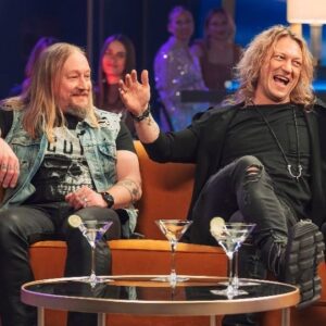 Jarppi Leppälä Instagram - Tägää ystävä joka on aina valmis auttamaan 😄

Christoffer Strandberg Show tänään 10.5. klo 21.00 Nelosella! #clubtoffer @nelonen

@jukkadudeson
@jarnodudeson
@ctrandberg

📷: Atte Mäläskä
