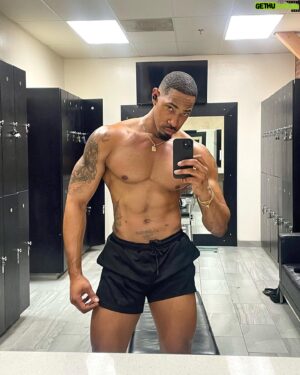 Jarrell Hargraves Instagram - They should call Me Dr. Miami Bcuz I Body dem!! 💪🏽❤️‍🔥🏆 💍 

#mensfitness #menshealth #healthandfitness #model #malemodel #eplorepage #worldwide #london #paris #la #nyc #selflove
