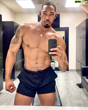Jarrell Hargraves Instagram - They should call Me Dr. Miami Bcuz I Body dem!! 💪🏽❤️‍🔥🏆 💍 

#mensfitness #menshealth #healthandfitness #model #malemodel #eplorepage #worldwide #london #paris #la #nyc #selflove