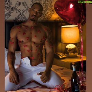 Jarrell Hargraves Instagram - A whole Day just for love. How Fetch! 
Happy Valentines Day, Turds! 🥰😘😍🌹

📸 @derrick_lejermon 🌹🥰