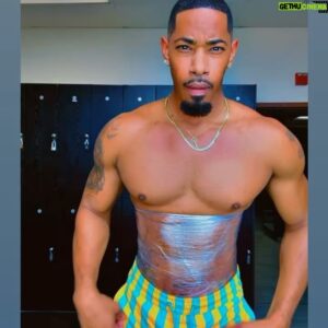 Jarrell Hargraves Instagram - Happy Monday morning Grammers!! Get up, make a change and spread some love!! 
AND DAMMIT, SAY IT BACK‼️😍😘🫶🏾

#trending #malemodel #mensfitness #explorepage