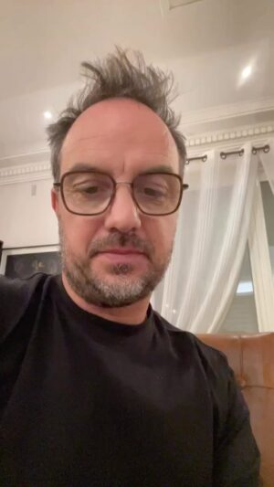 Jarry Instagram - Message aux parents ! Est ce que vous aussi vos enfants a 6 ans vous parlent comme les miens ??? #sosparentsauboutdurouleau